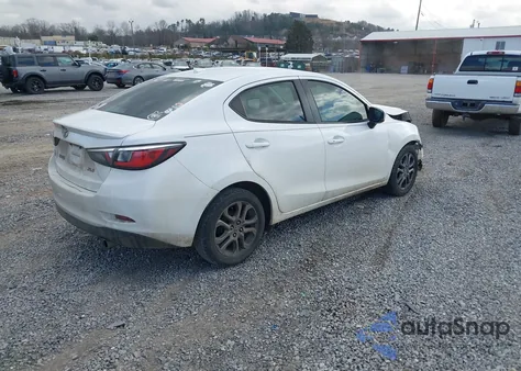 2019 Toyota Yaris Xle z USA, uszkodzony, nr VIN 3MYDLBYV4KY505201